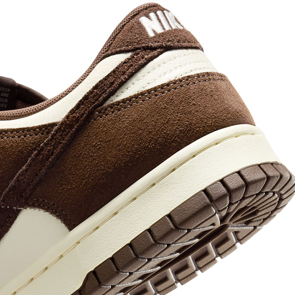 Nike Dunk Low retro SE Sneakers in Brown Color