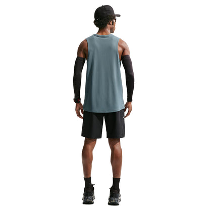 Nike M Miler Df Run Tank Top in Green Color