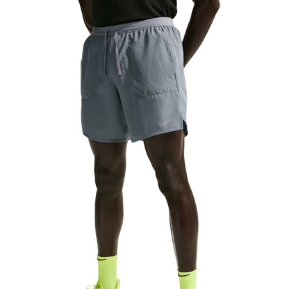 Nike M Stride Df 7In 2In1 Run Shorts in Grey Color