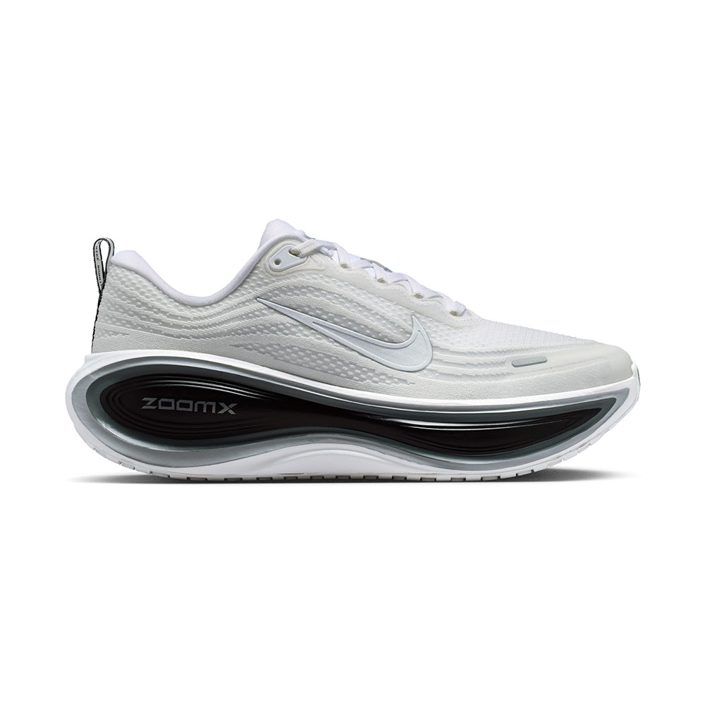 Nike M Vomero Plus Running Shoes in White Color