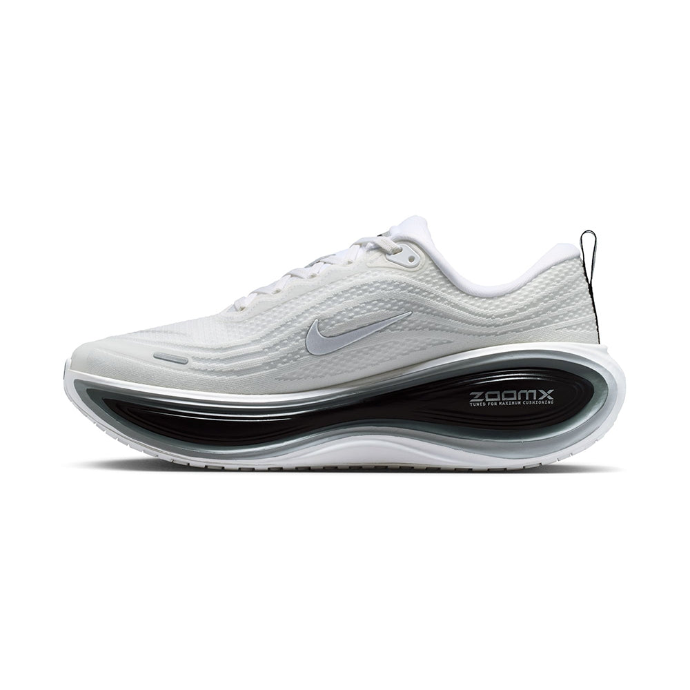 Nike M Vomero Plus Running Shoes in White Color
