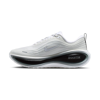 Nike M Vomero Plus Running Shoes in White Color
