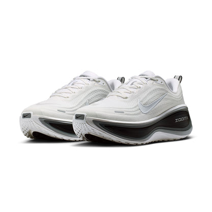 Nike M Vomero Plus Running Shoes in White Color