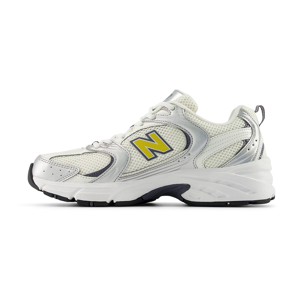New Balance 530 Sneakers in Grey Color