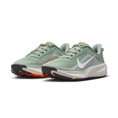 Nike W Acg Pegasus Trail Running Shoes in Green Color