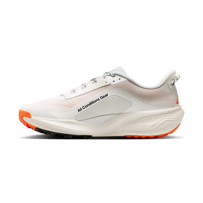 Nike M Acg Pegasus Trail Running Shoes in White Color
