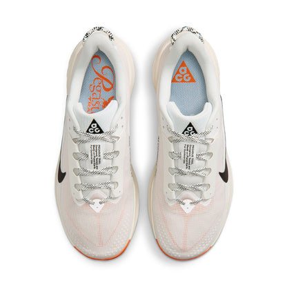 Nike M Acg Pegasus Trail Running Shoes in White Color