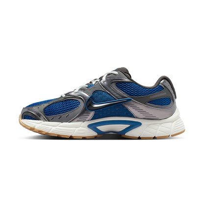 Nike V5 Rnr Sneakers in Blue Color