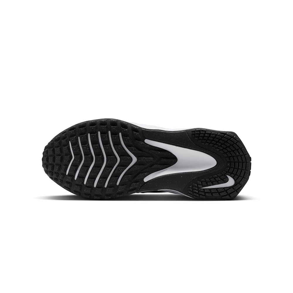 Nike City Response (Gs) Sneakers in White Color