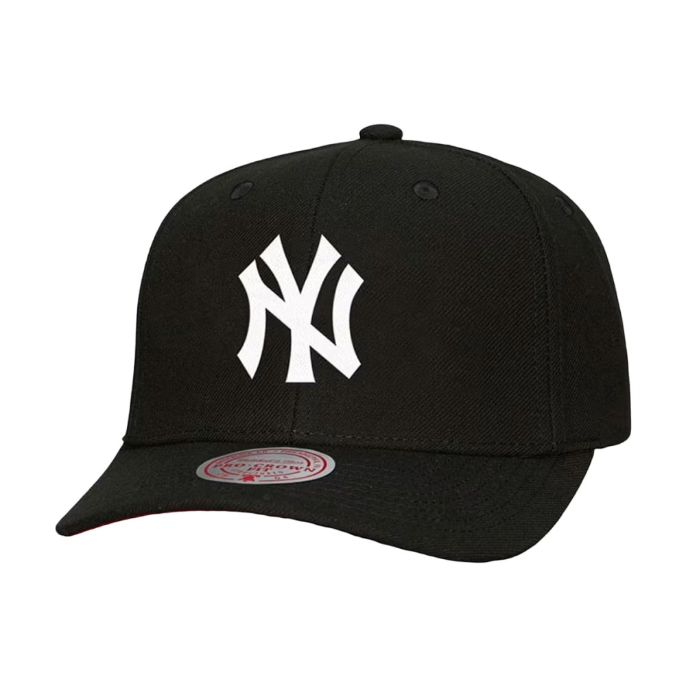 Mitchell And Ness new york yankees Panda Pro Pnch Snpbk Fan Apparel in Black Color