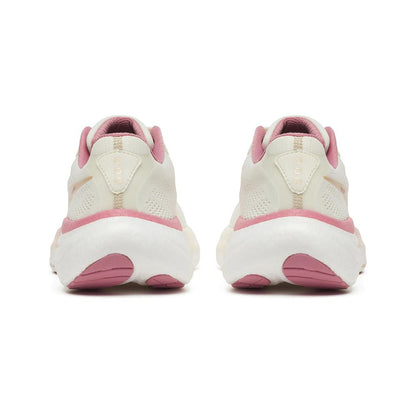 Saucony Ride 19 Running Shoes in White Color