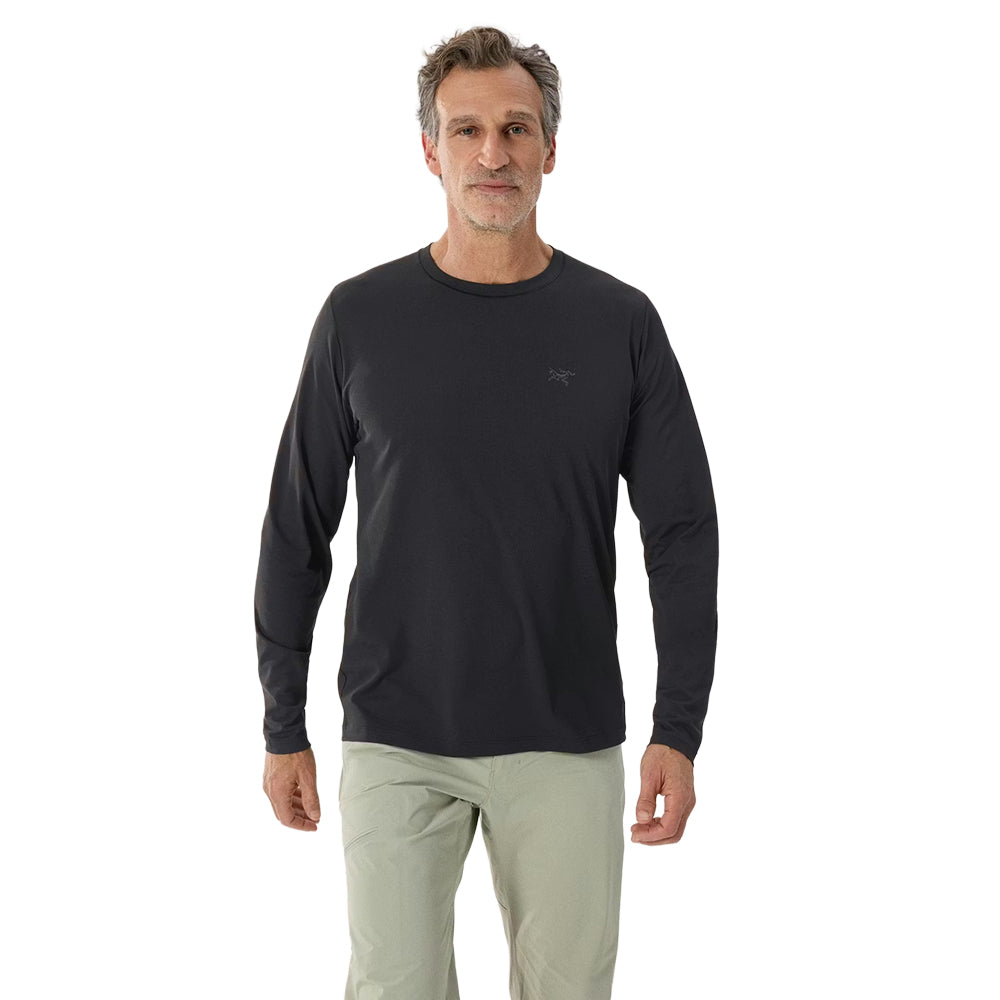 Arc'Teryx Cormac Crew Ls M Tops in Black Color