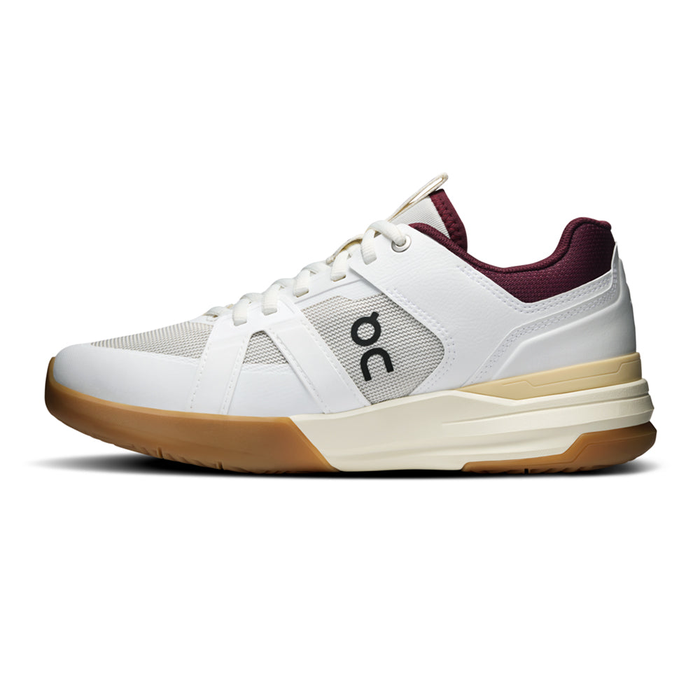 On The Roger Clubhouse Pro Tennis Shoes in White Color