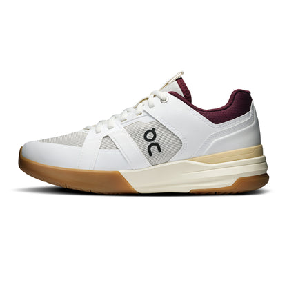 On The Roger Clubhouse Pro Tennis Shoes in White Color