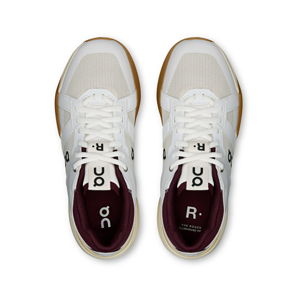 On The Roger Clubhouse Pro Tennis Shoes in White Color