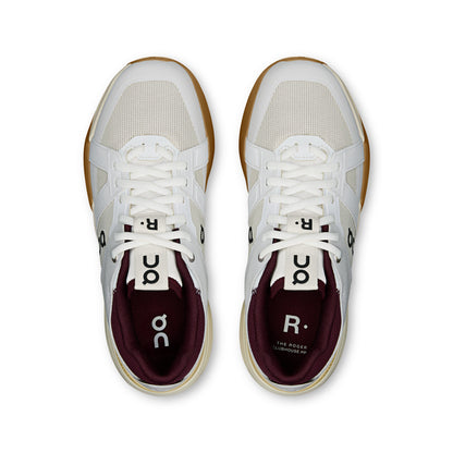 On The Roger Clubhouse Pro Tennis Shoes in White Color