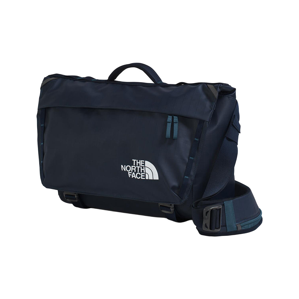 The North Face Base Camp Voyager Messen Bags in Blue Color