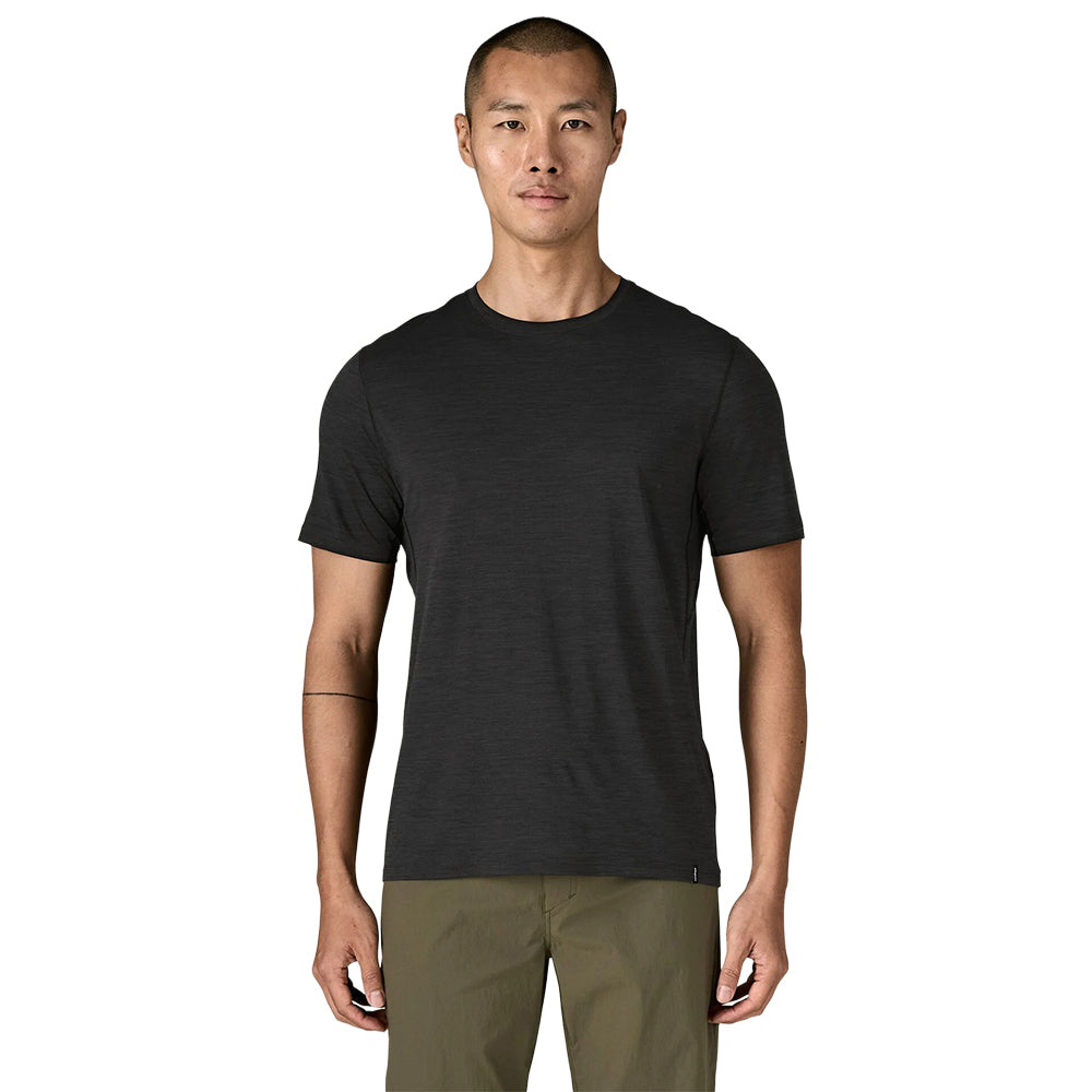 Patagonia M'S Cap Cool Ultra Shirt Tops in Black Color