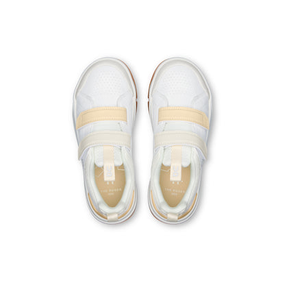 On The Roger Kids Tennis Shoes in White Color