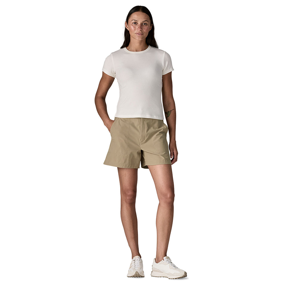 Patagonia W'S Roamwith Shorts in Grey Color