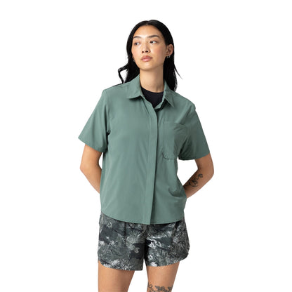 Outdoor Research Womens S/S Astroman Sunsh Tops in Green Color