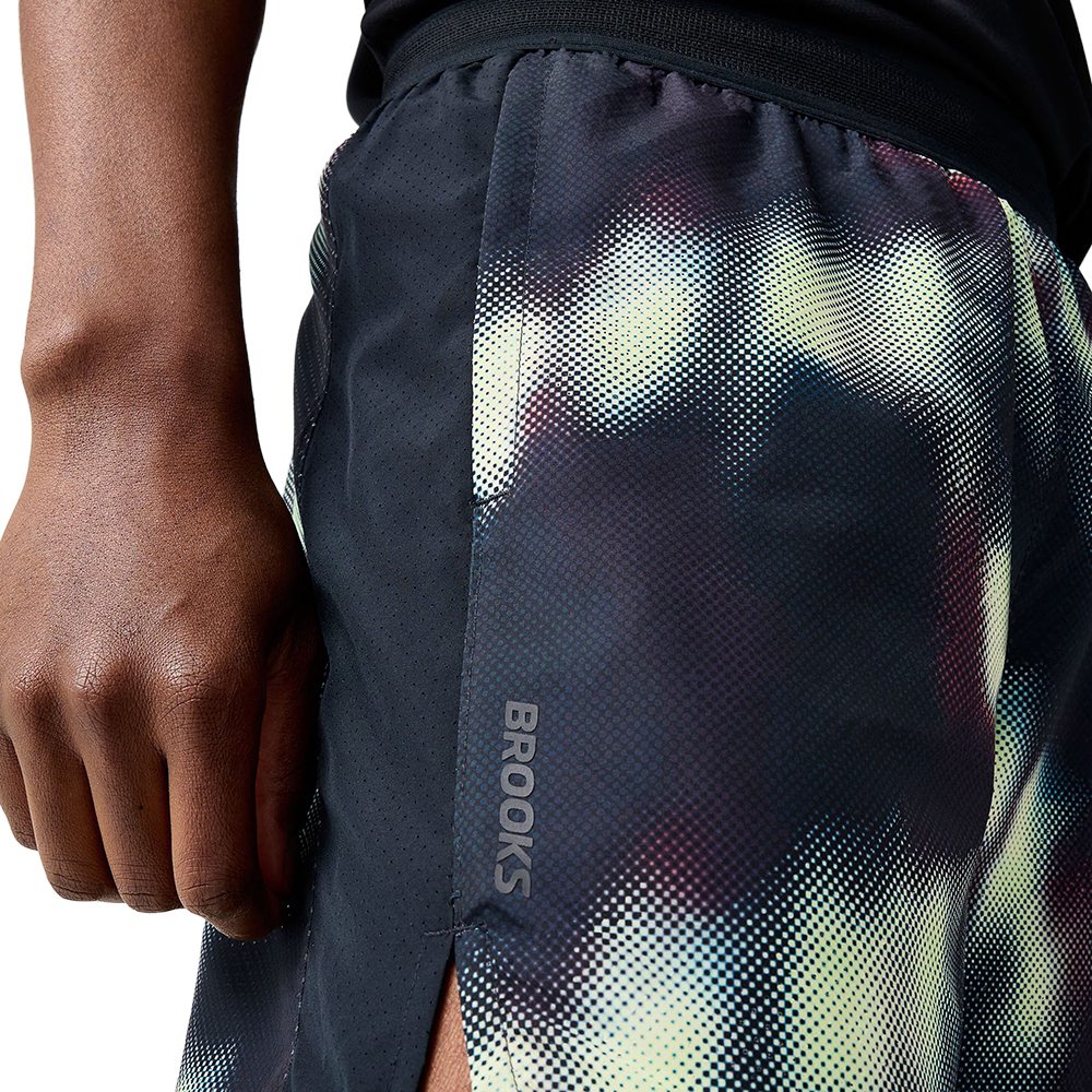 Brooks Dash Short Printed Shorts in Black Color