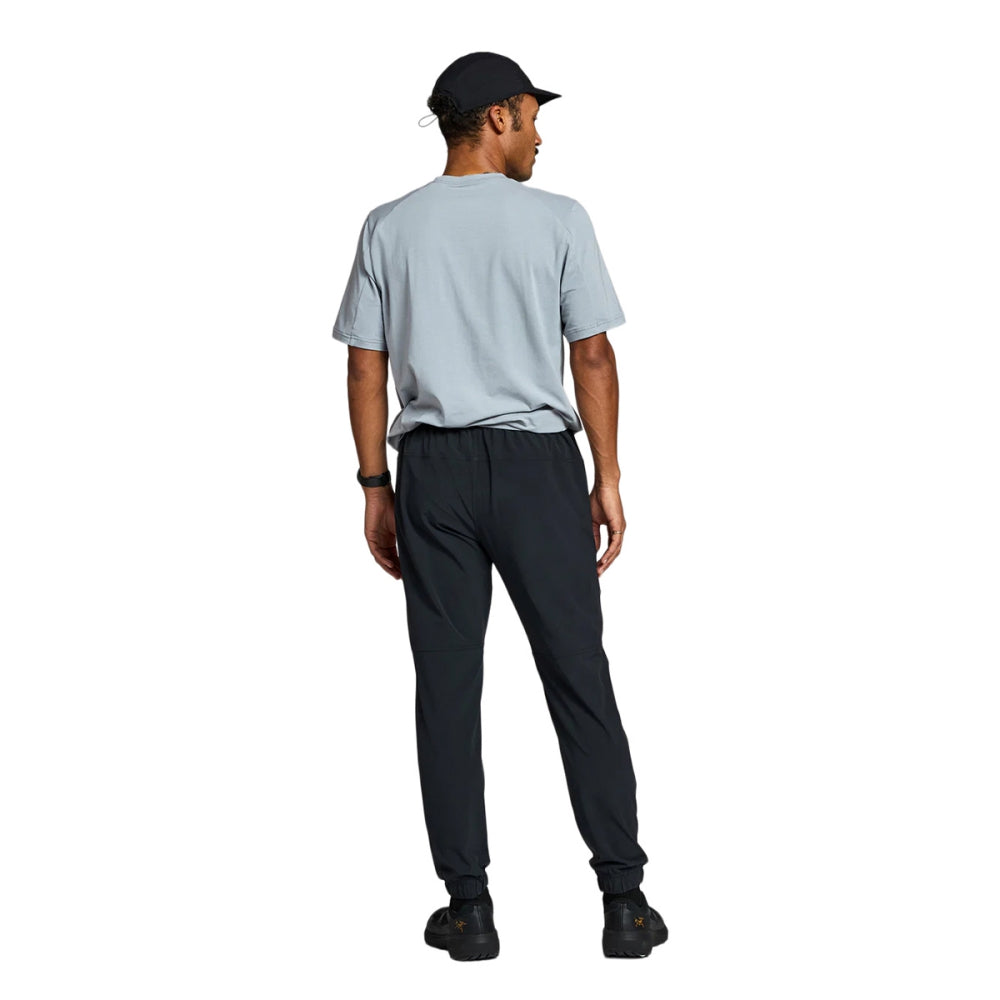 Janji M Transit Tech Pant in Black Color