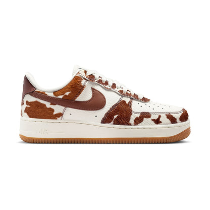 Nike W Air Force 1 '07 Sneakers in Brown Color