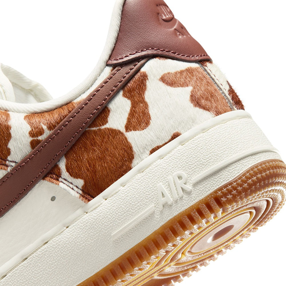 Nike W Air Force 1 '07 Sneakers in Brown Color