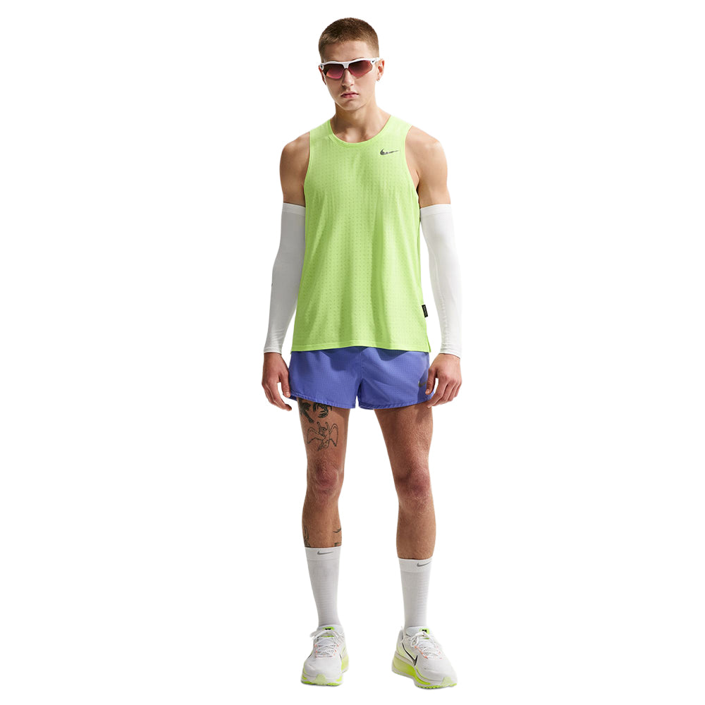 Nike M Fast Short in Blue Color