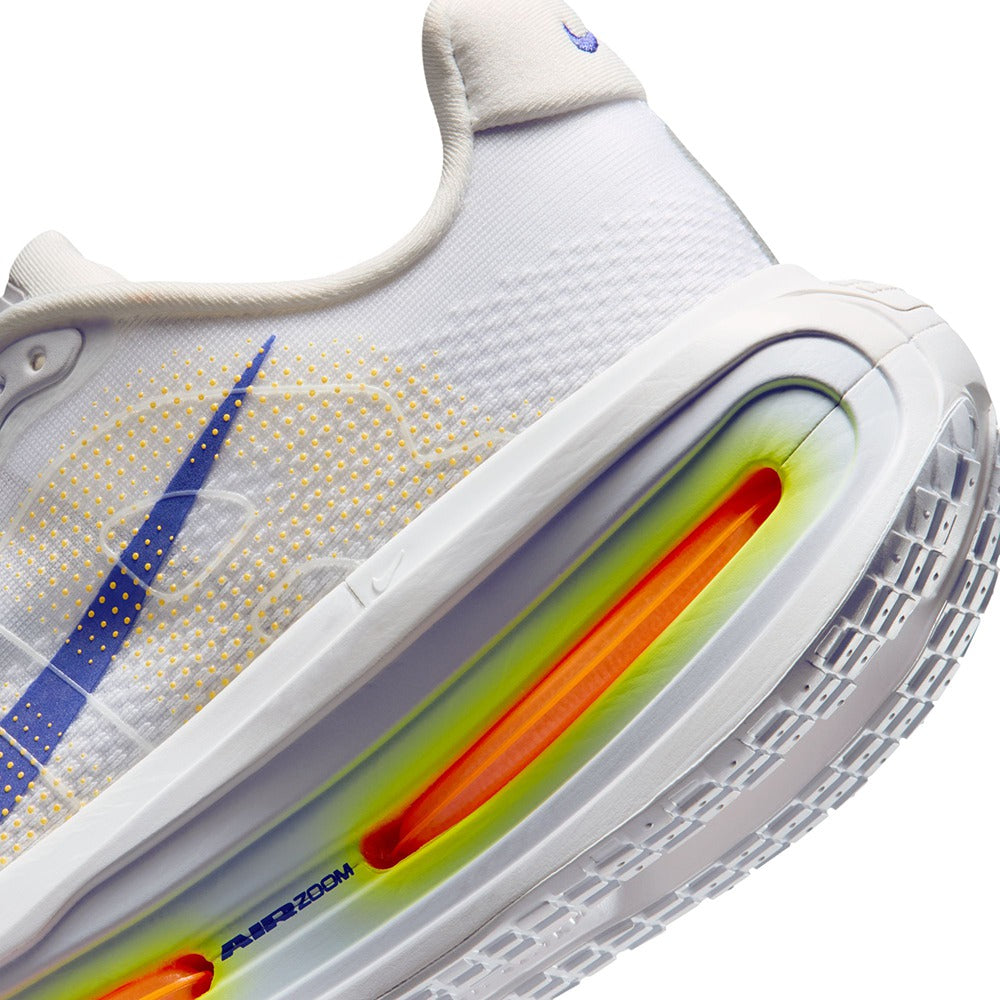 Nike M Vomero Premium Running Shoes in White Color