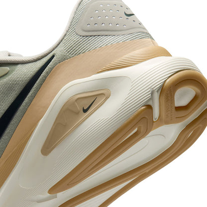 Nike M Structure 26 Running Shoes in Khaki Color