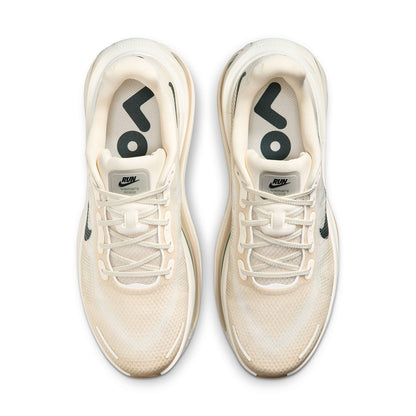 Nike M Vomero Premium Running Shoes in White Color