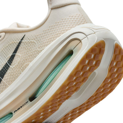 Nike M Vomero Premium Running Shoes in White Color