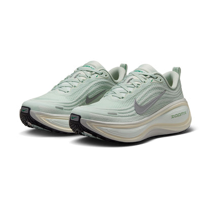 Nike W Vomero Plus Running Shoes in Grey Color