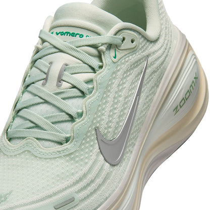 Nike W Vomero Plus Running Shoes in Grey Color