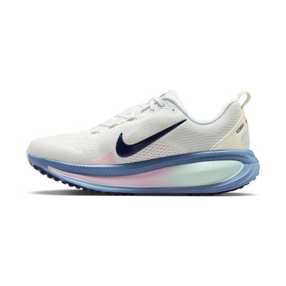 Nike W Vomero 18 Running Shoes in White Color