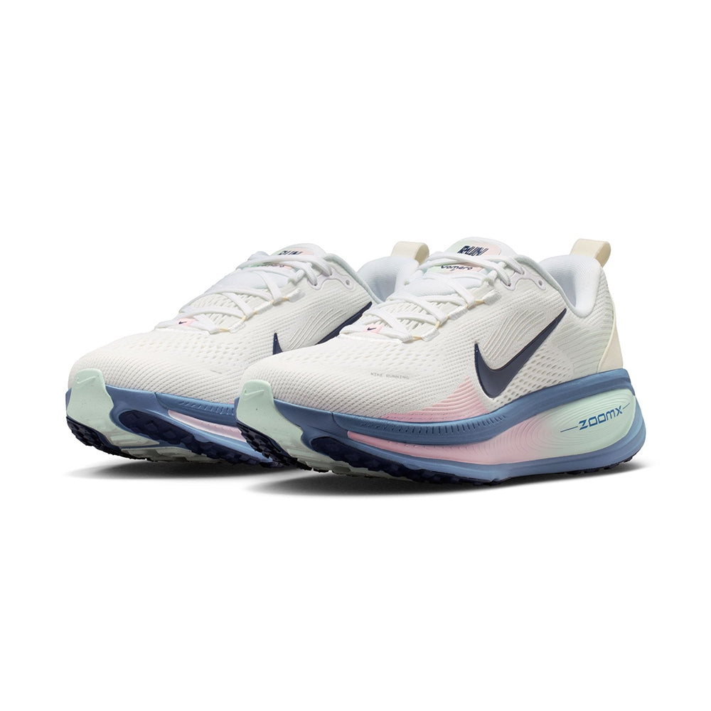 Nike W Vomero 18 Running Shoes in White Color