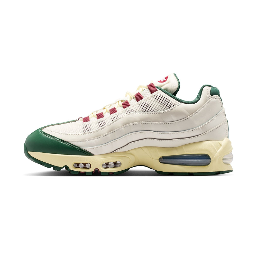 Nike Air Max 95 SE Sneakers in Multi Color