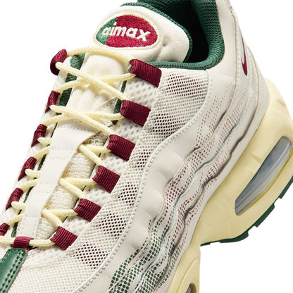 Nike Air Max 95 SE Sneakers in Multi Color