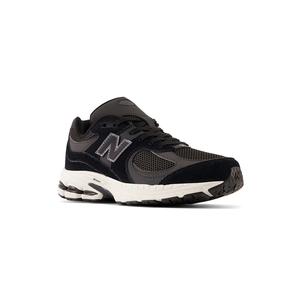 New Balance 2002 Lace Sneakers in Black Color