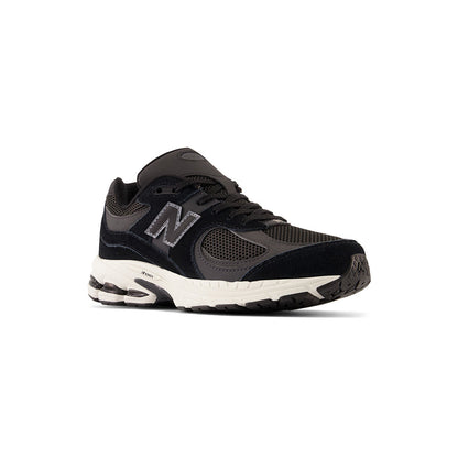 New Balance 2002 Lace Sneakers in Black Color
