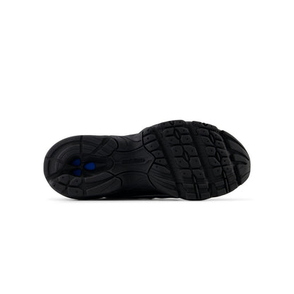 New Balance 740 Bungee Sneakers in Black Color