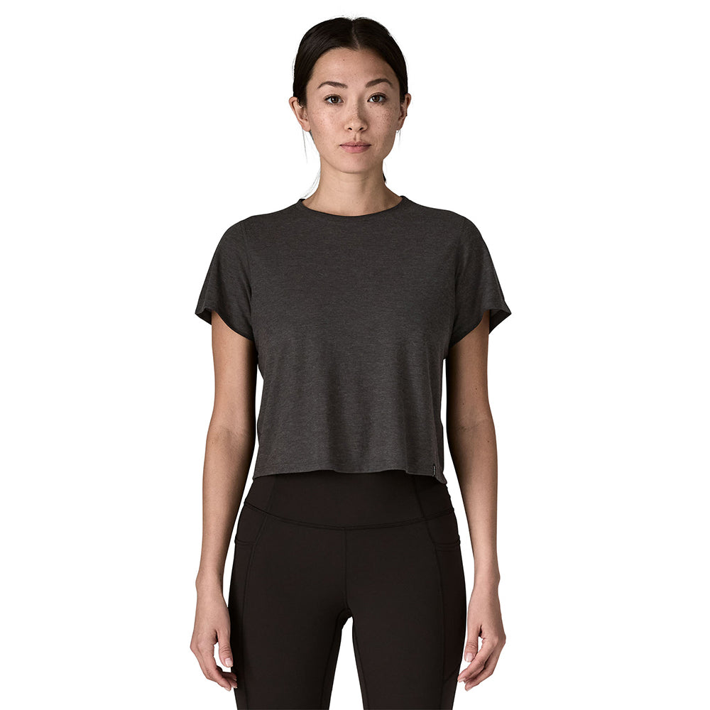 Patagonia W'S Cap Cool Trail Cropp Tops in Black Color