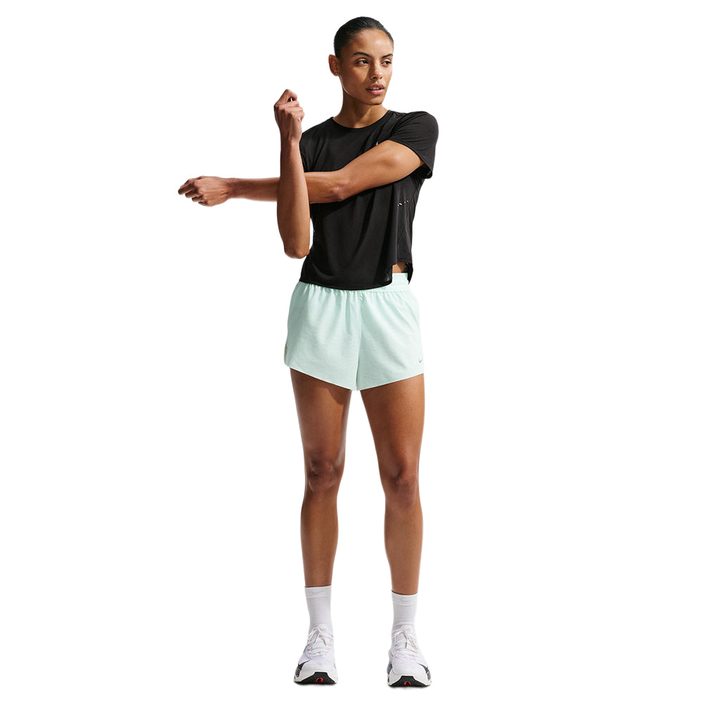 Nike W Swift Breathe Mr 2.5In Shorts in Green Color