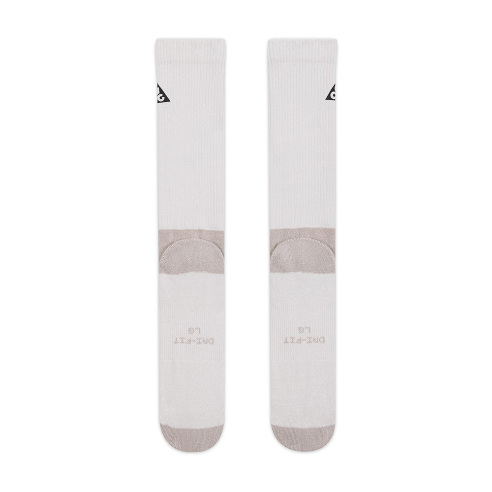 Nike Acg Everyday Elevated So Socks in White Color
