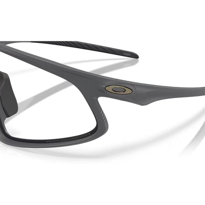 Oakley Rslv 141 Mtt Carbon Phot Accessories in Grey Color