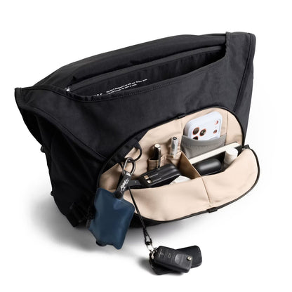 VENTURE MESSENGER 22L | BLACK