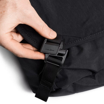 VENTURE MESSENGER 22L | BLACK
