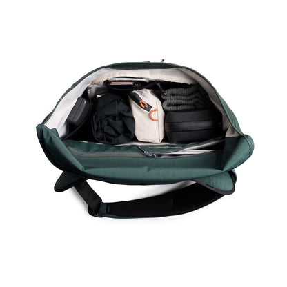 Bellroy Venture Messenger 16L Bags in Green Color